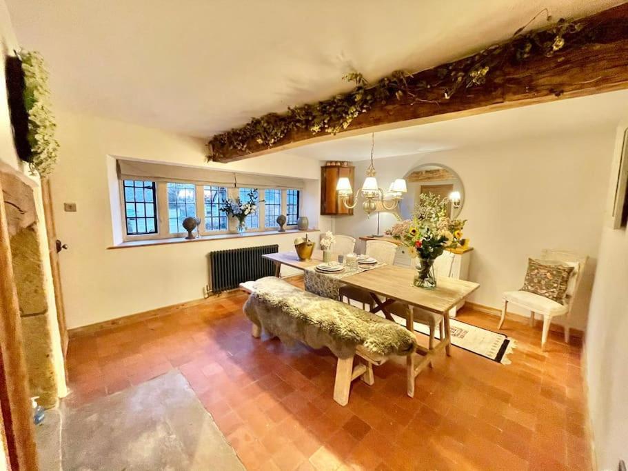 Fordview Cottage Is Full Of Cotwolds Charm Upper Slaughter Buitenkant foto