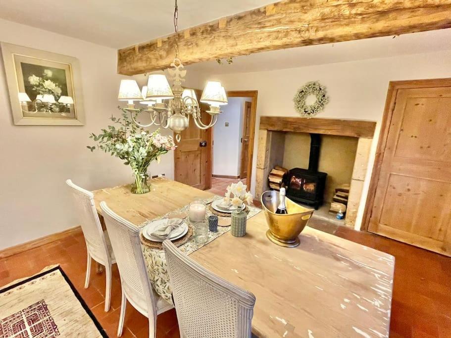 Fordview Cottage Is Full Of Cotwolds Charm Upper Slaughter Buitenkant foto